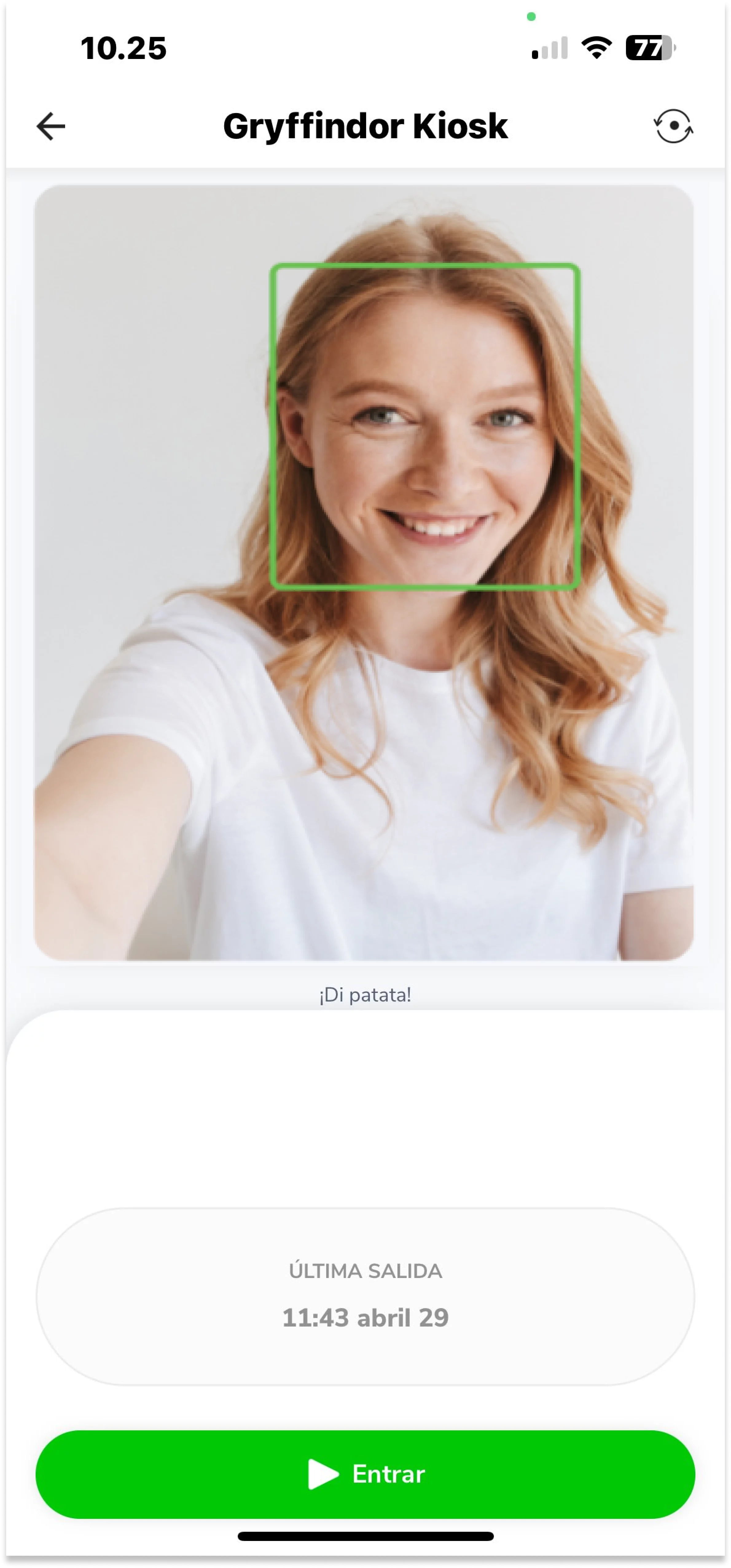 Cuando fiches a la entrada y a la salida, puedes decidir utilizar el reconocimiento facial con dos fines: