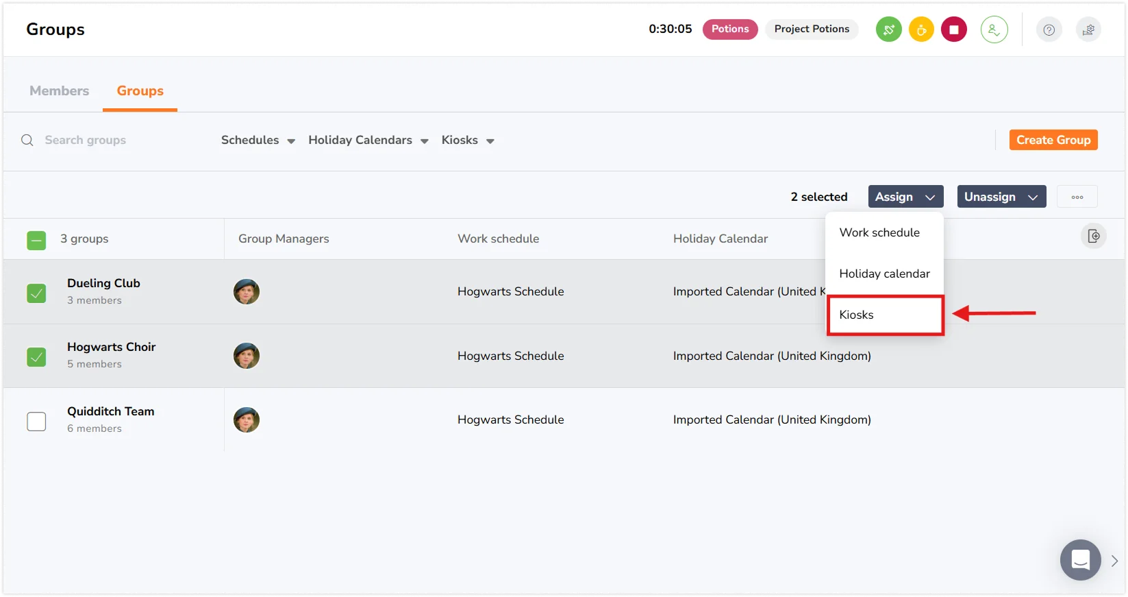 Selecting kiosks after selecting multiple groups under Groups tab