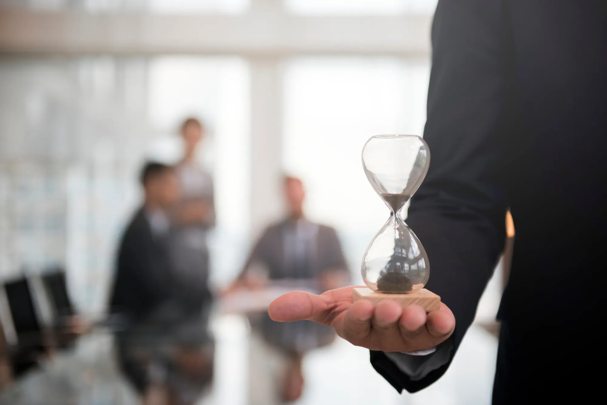  Lawyers discussing time tracking ptactices.