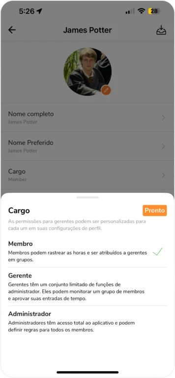 Alterando o cargo de um membro em seu perfil no celular