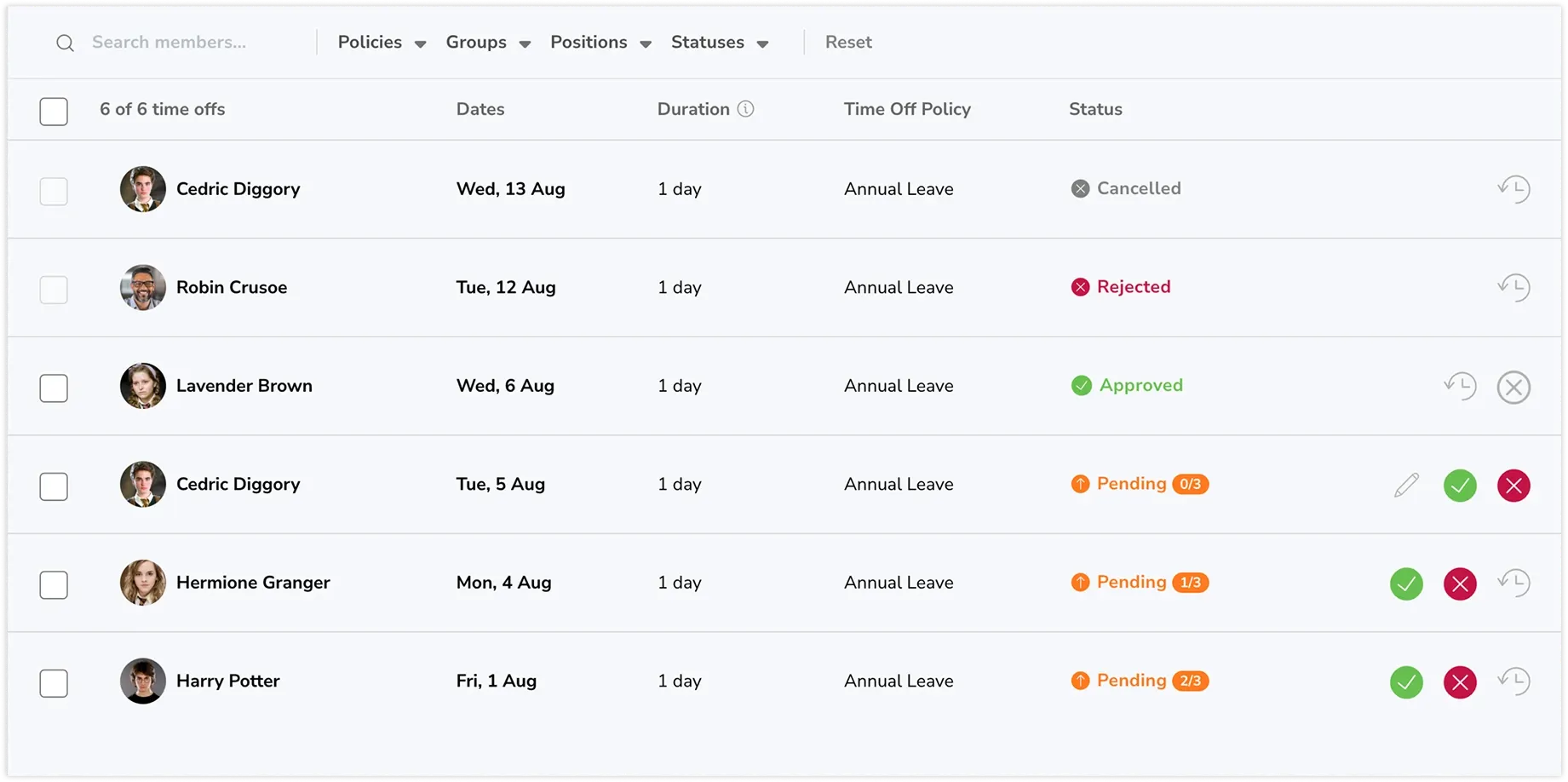 Status de solicitações de férias with multi level approvals