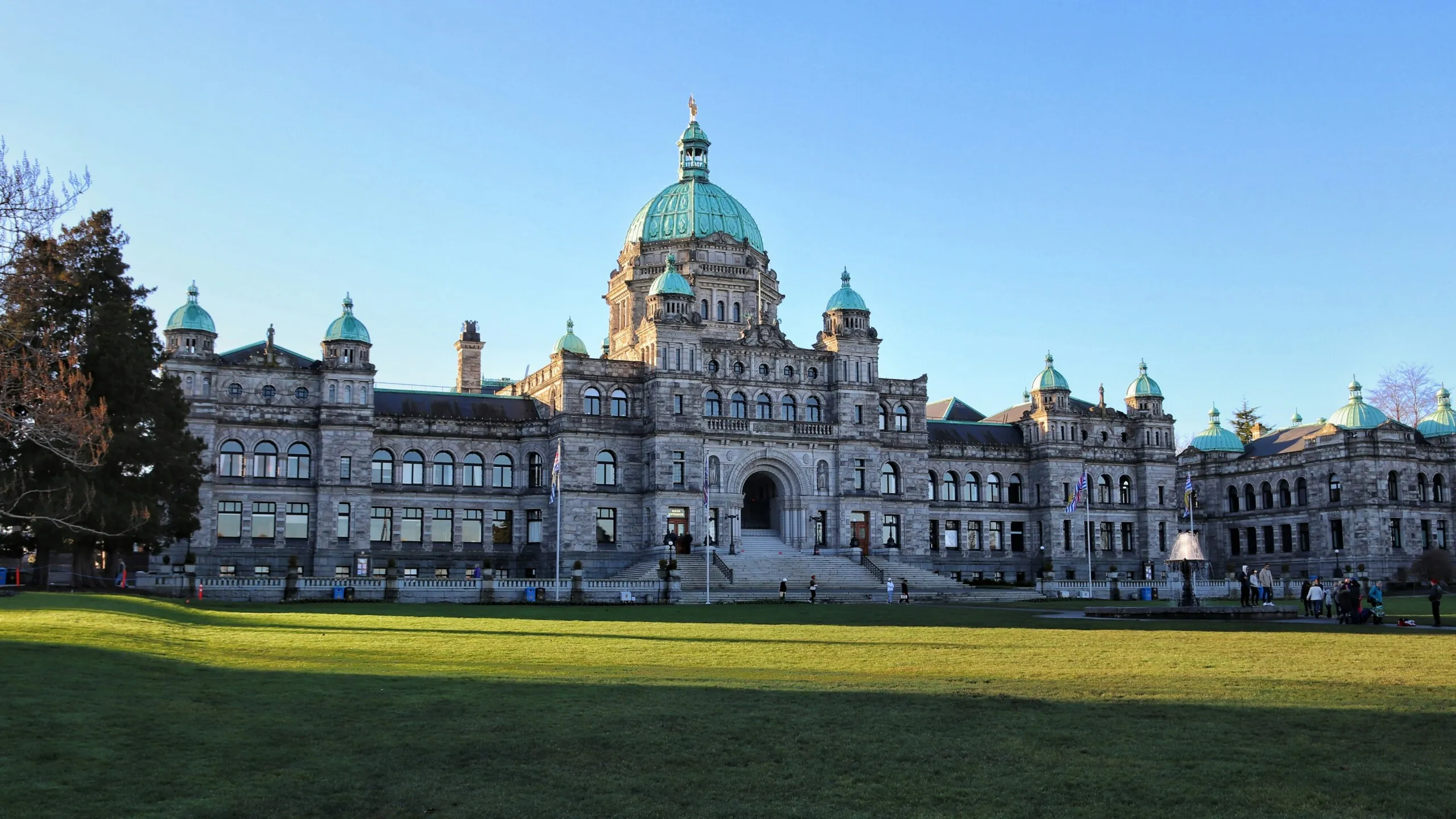 Landscape view of Parliament House, Victoria, British Columbia